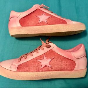 Mi.iM  Women's Pink Sandy Sneakers Size 9